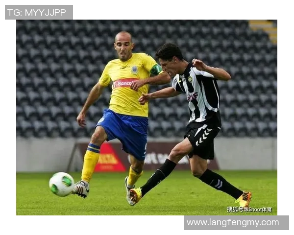 重庆足球队以50分高居城市联赛积分榜首位展现强劲实力 重庆足球队以50分高居城市联赛积分榜首位展现强劲实力